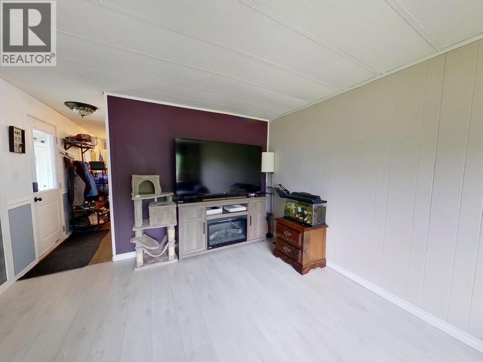 1075 FALCON ROAD - Image 4