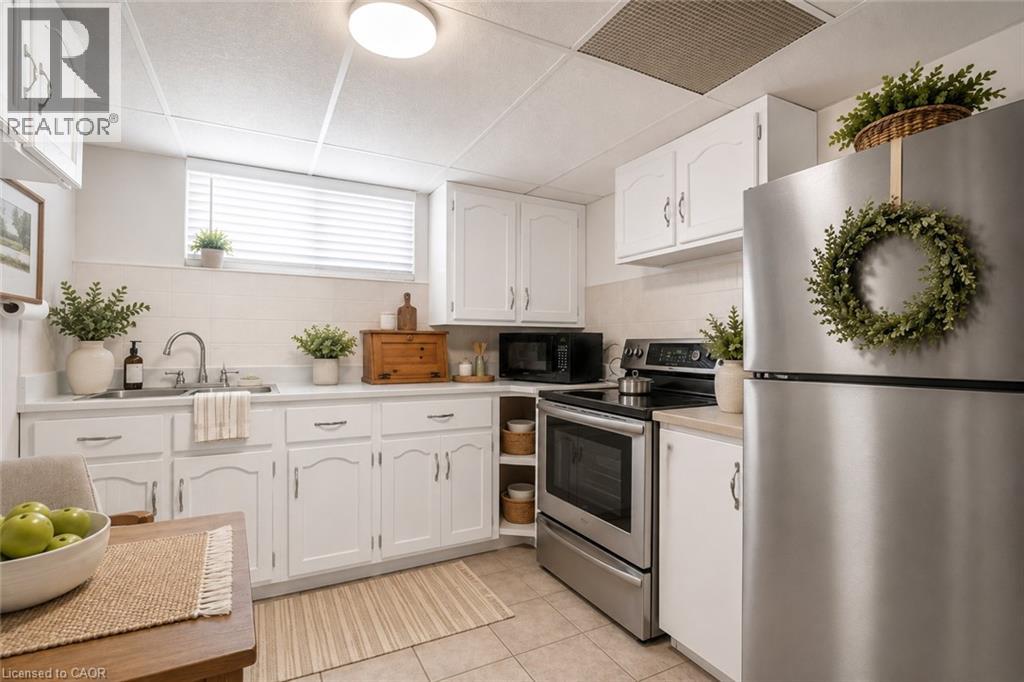 374 UPPER WENTWORTH Street - 1