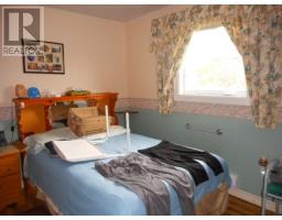 352 Main Street thumbnail 16