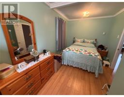 5 Brook's Avenue thumbnail 11