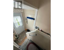 5 Brook's Avenue thumbnail 13