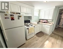 5 Brook's Avenue thumbnail 14