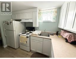 5 Brook's Avenue thumbnail 15