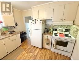 5 Brook's Avenue thumbnail 5