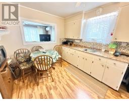 5 Brook's Avenue thumbnail 6