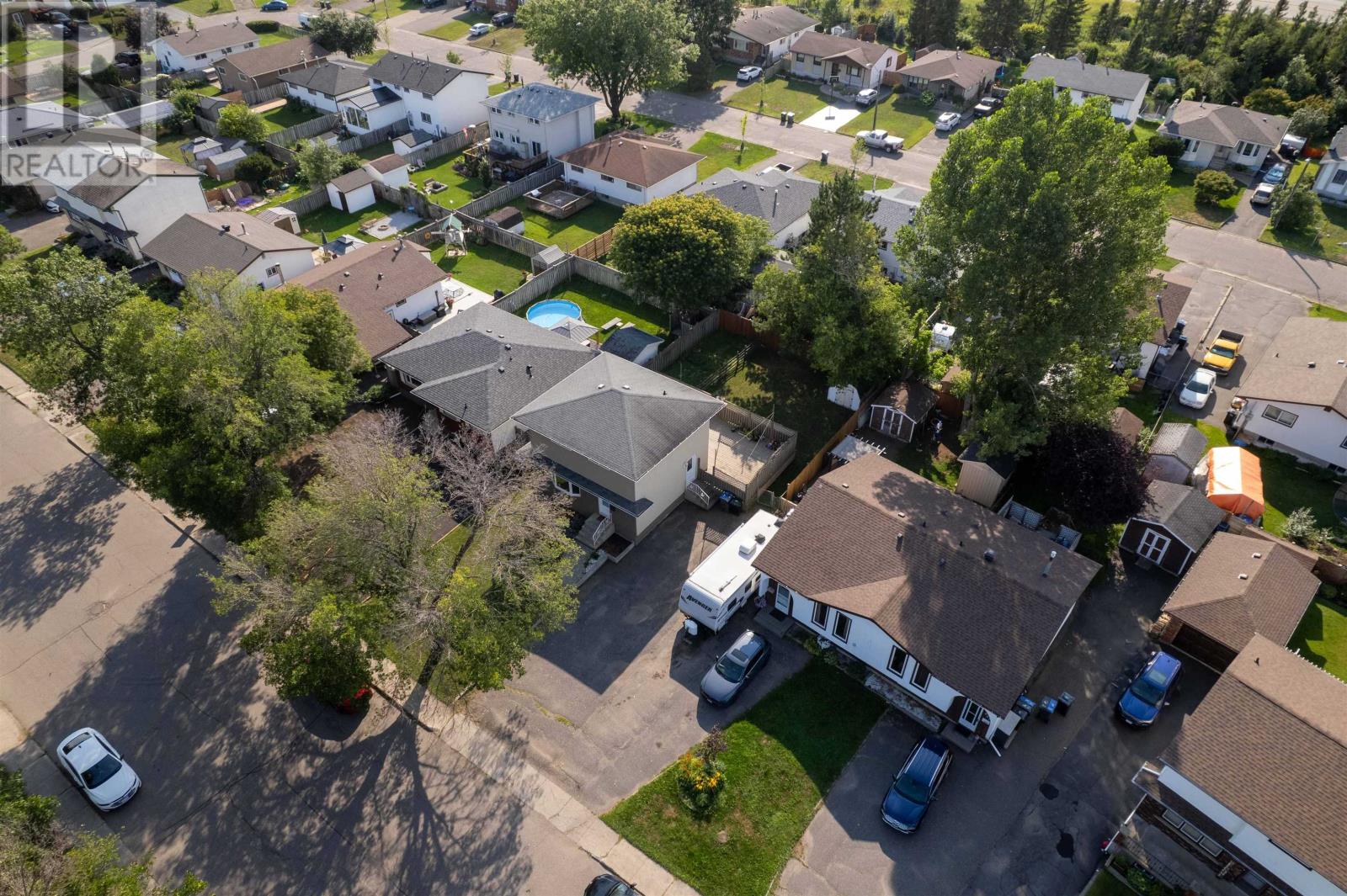 637 Redwood AVE W - 26