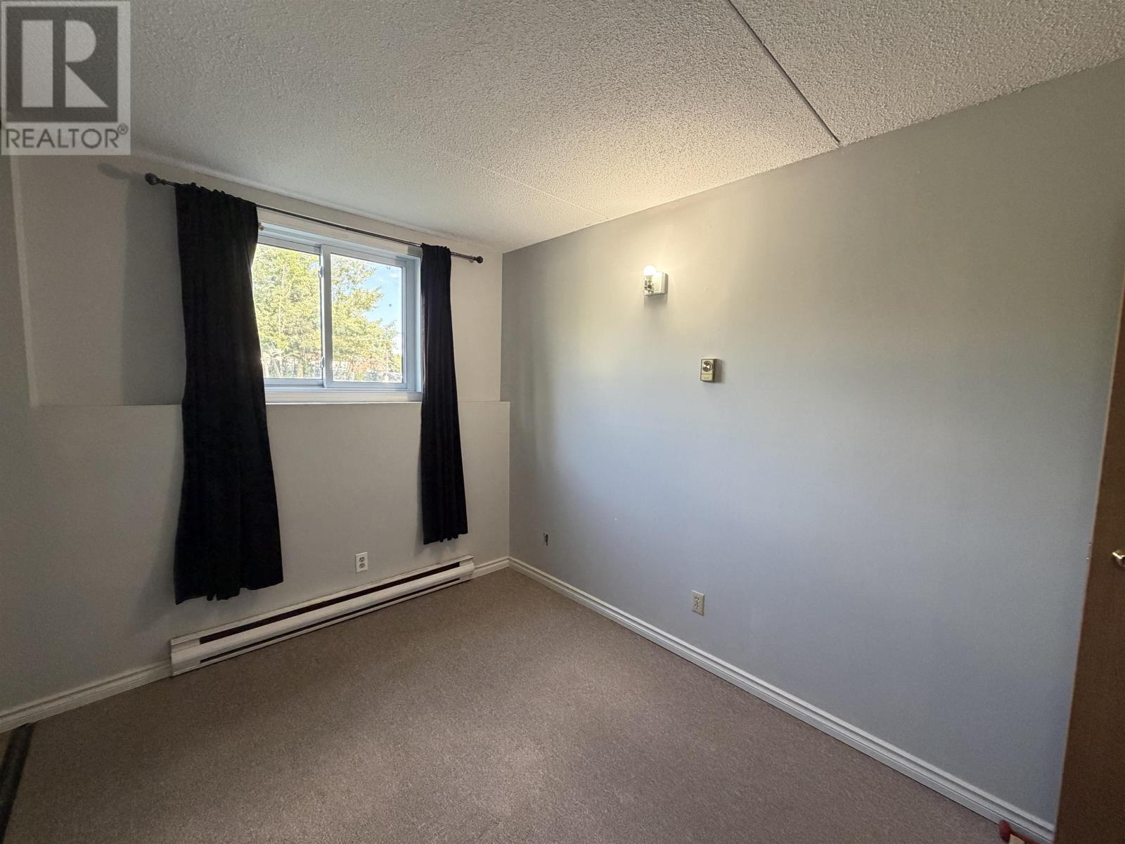 160 725 James Street S - Image 13