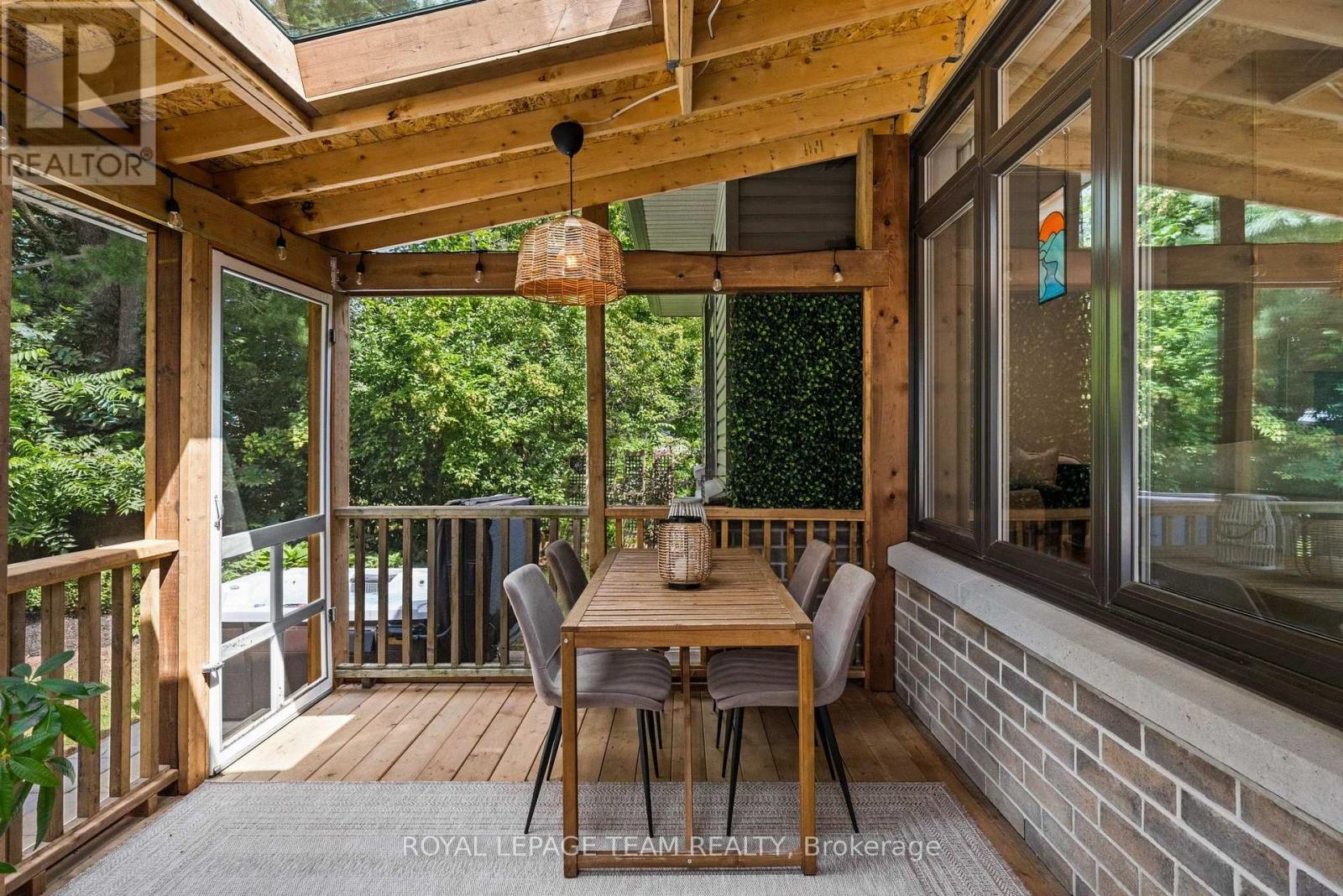 77 JUANITA AVENUE - Image 18