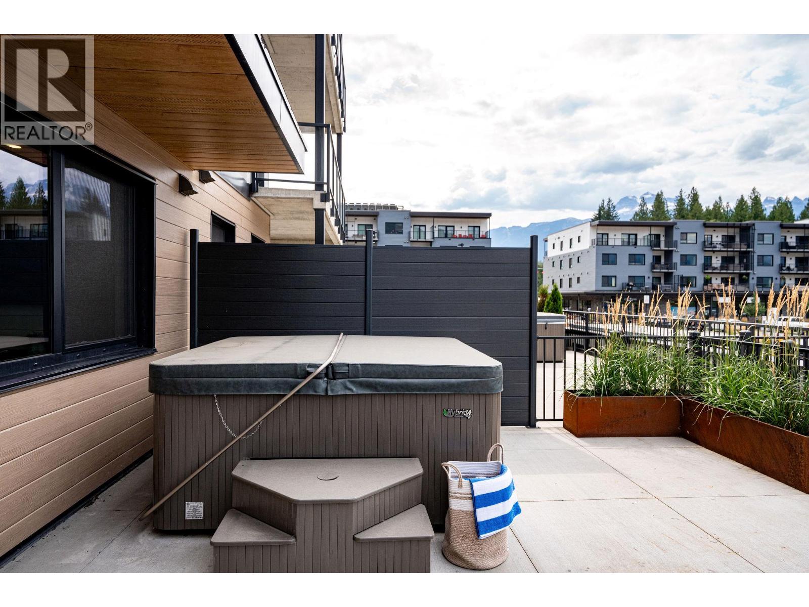 3111 Coursier Avenue, Revelstoke