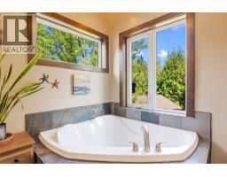 1808 Northview Drive, Revelstoke, BC V0E2S1 Photo 48