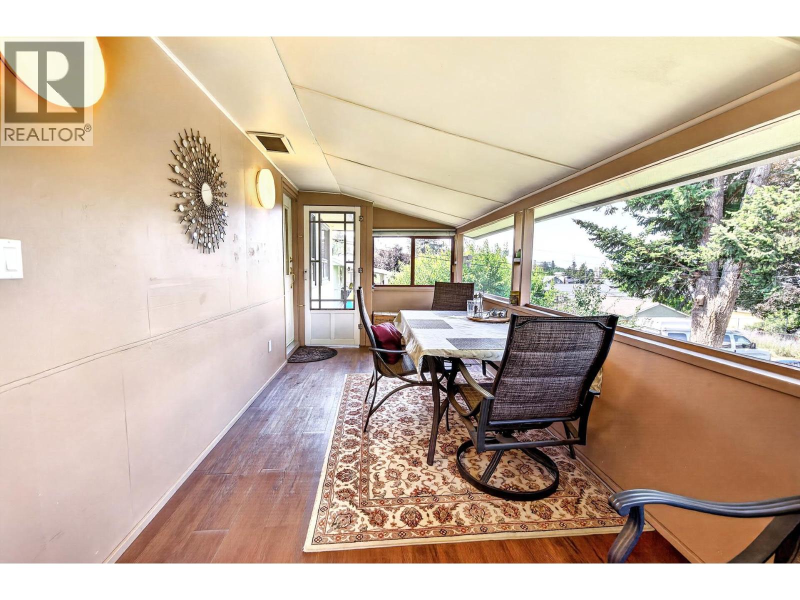 792 Munro Street - 42
