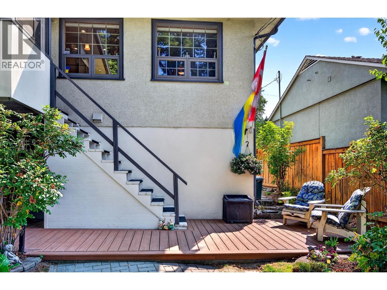 792 Munro Street - 37