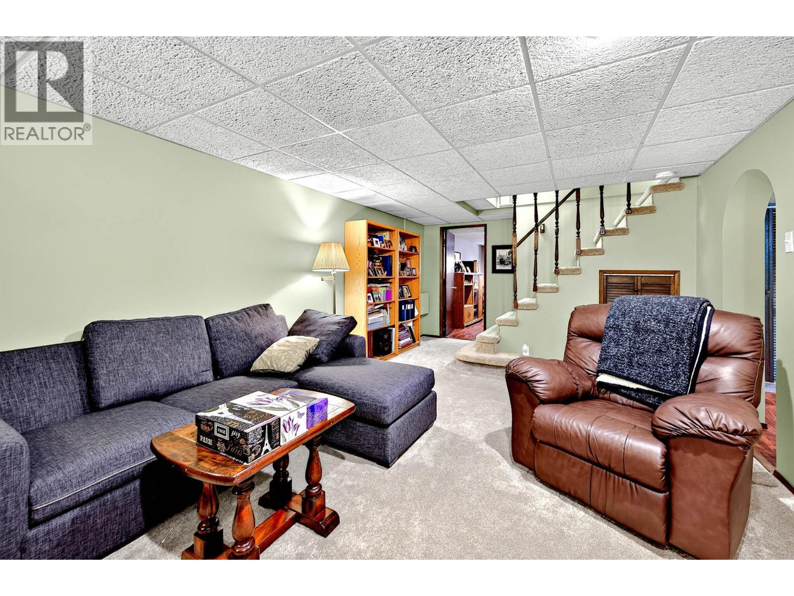 792 Munro Street - Image 24