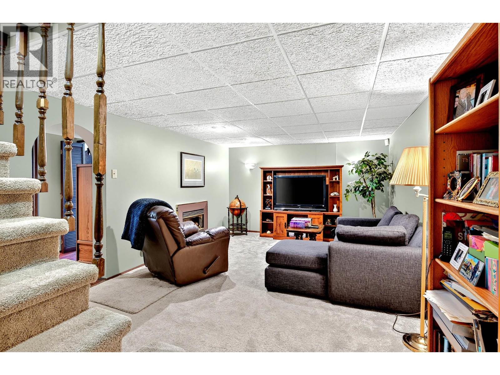 792 Munro Street - Image 22