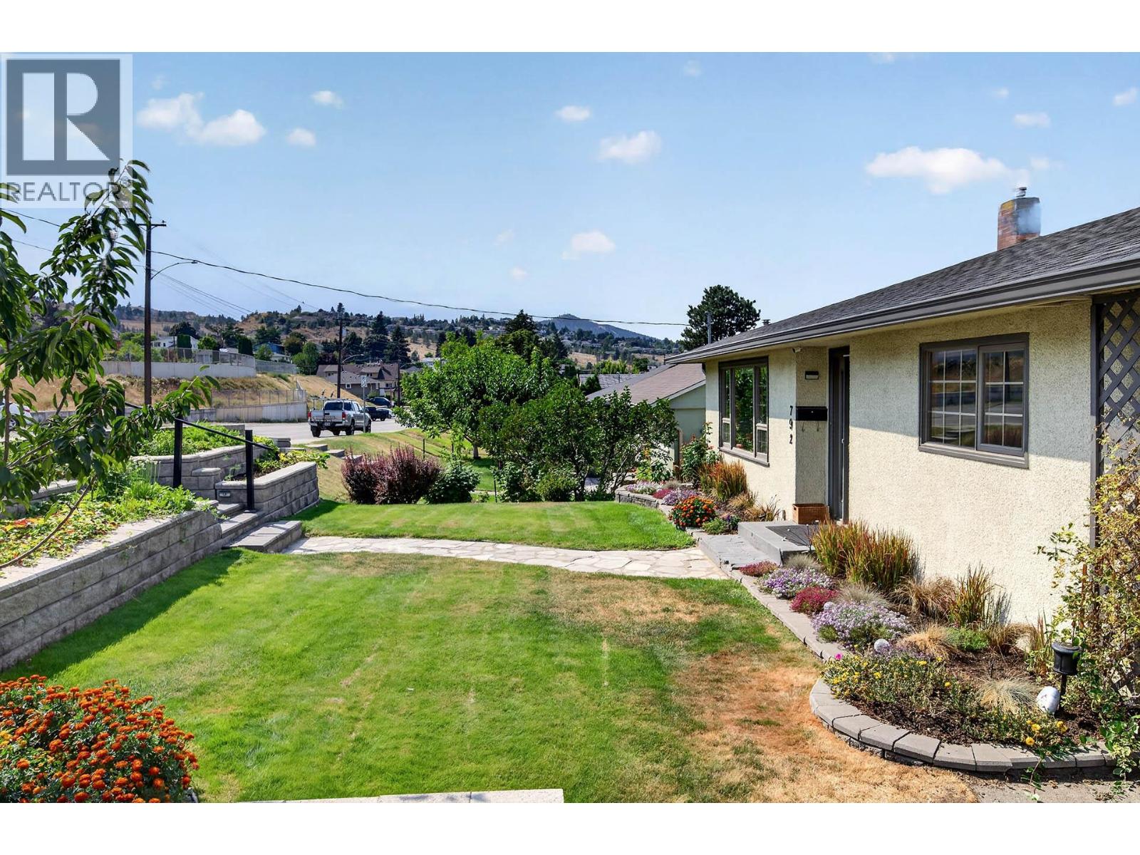 792 Munro Street - Image 36