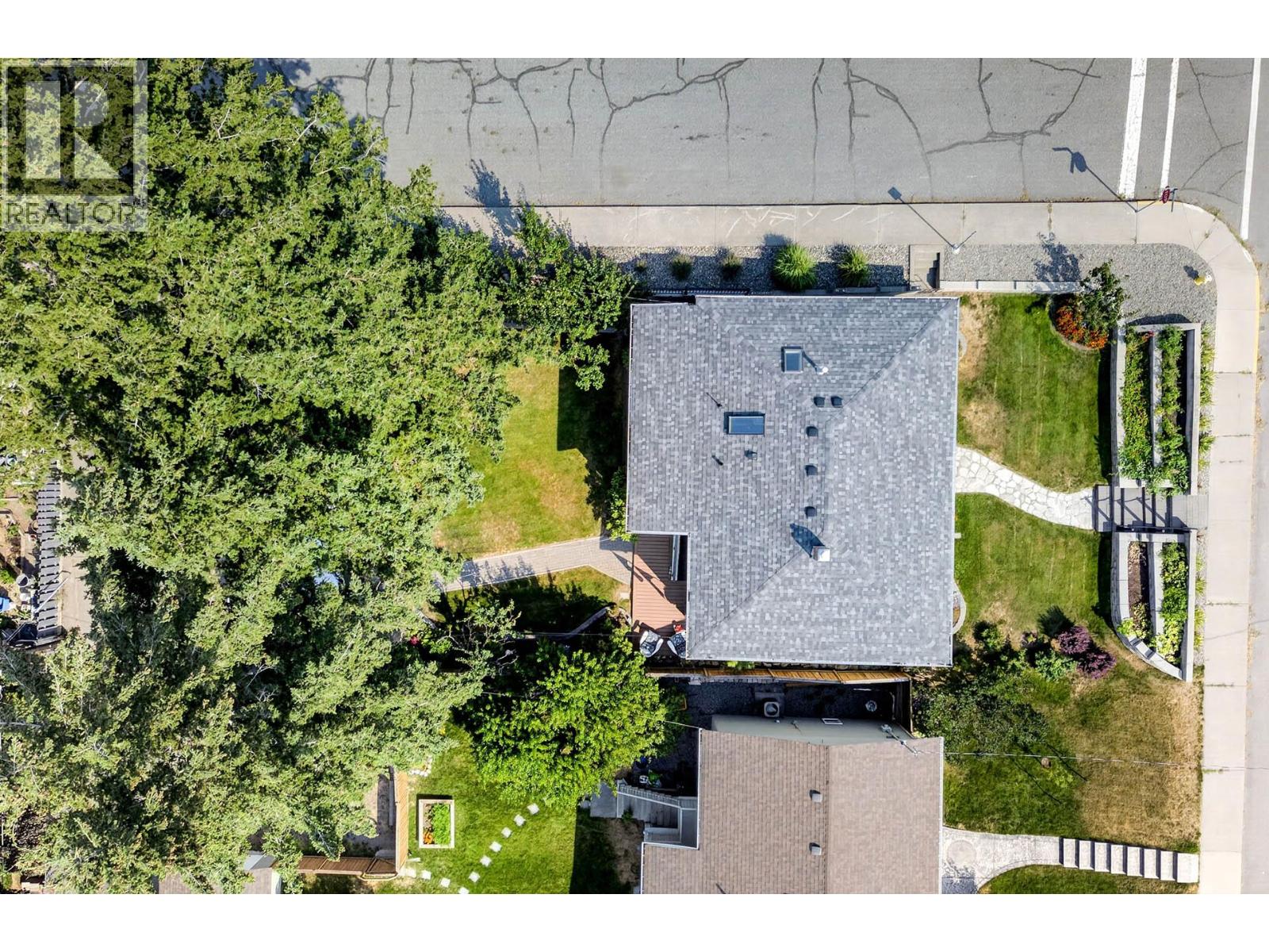 792 Munro Street - Image 55