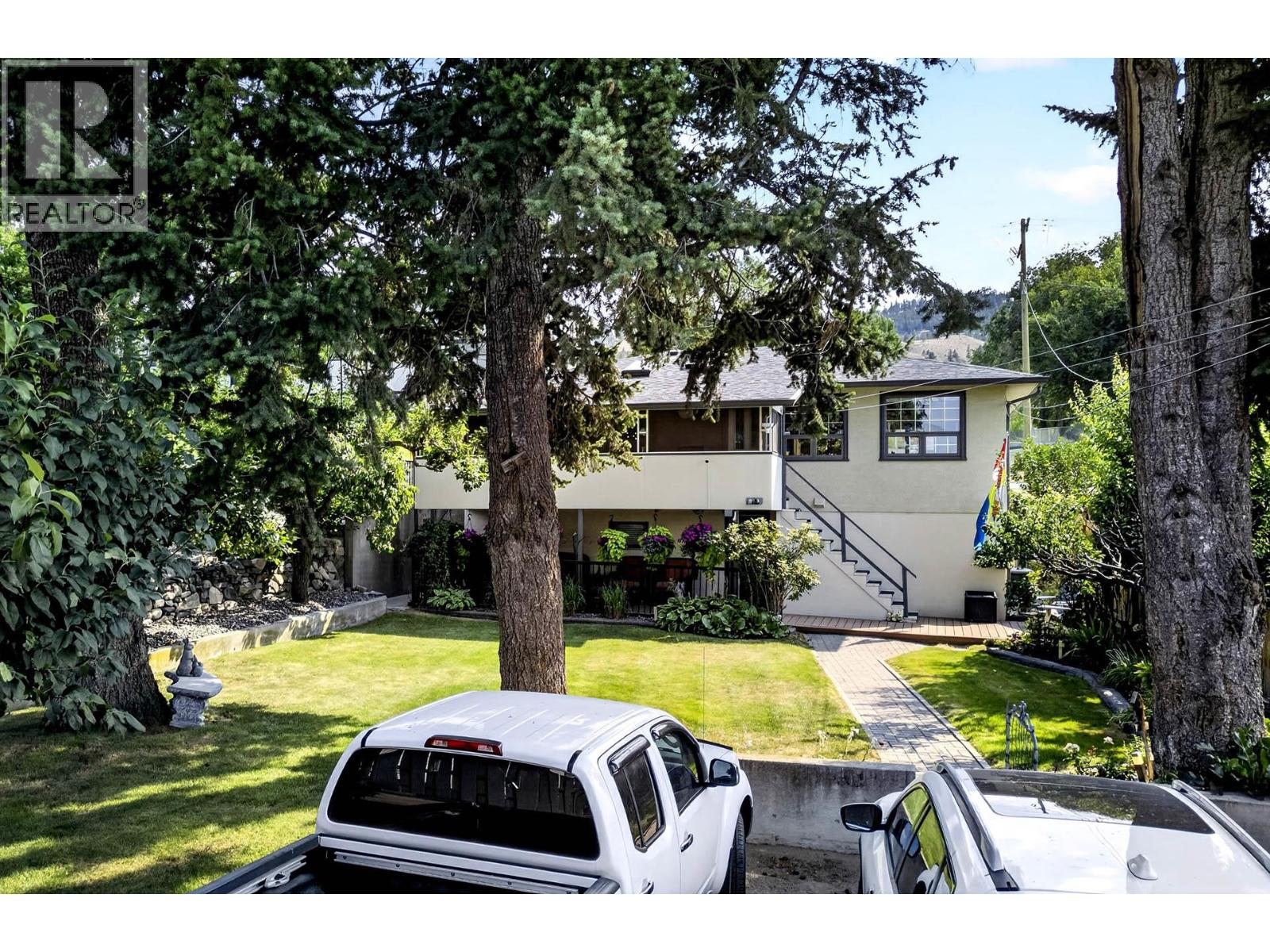 792 Munro Street - Image 59