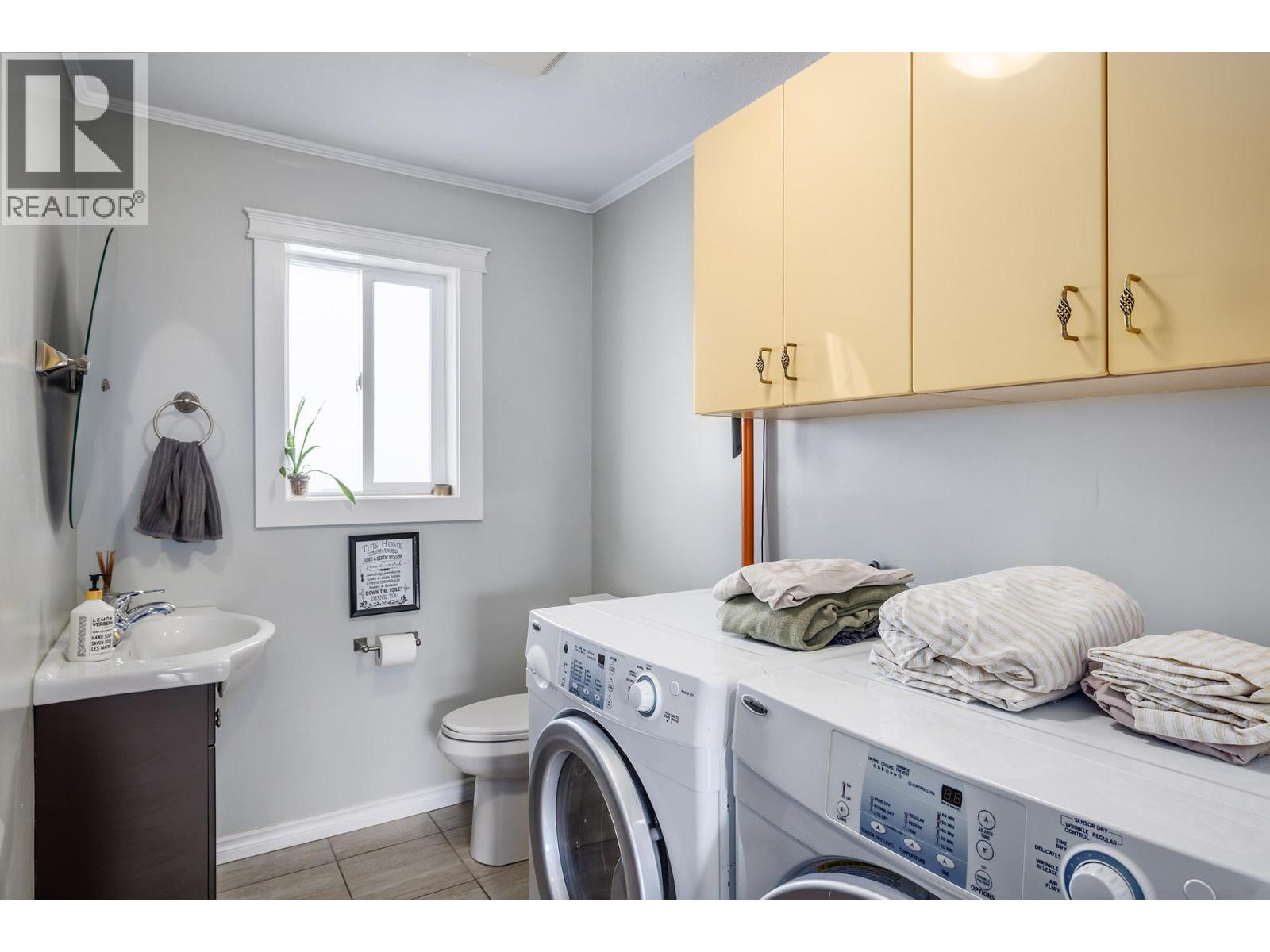  1185 Sunnyside Road, West Kelowna