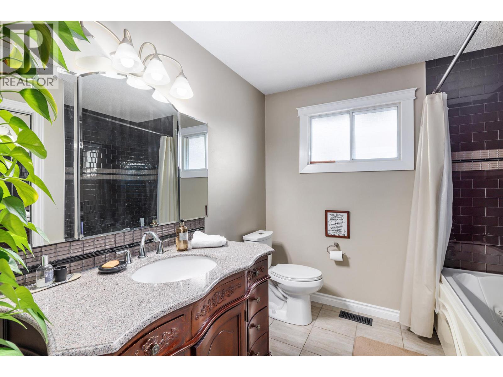  1185 Sunnyside Road, West Kelowna