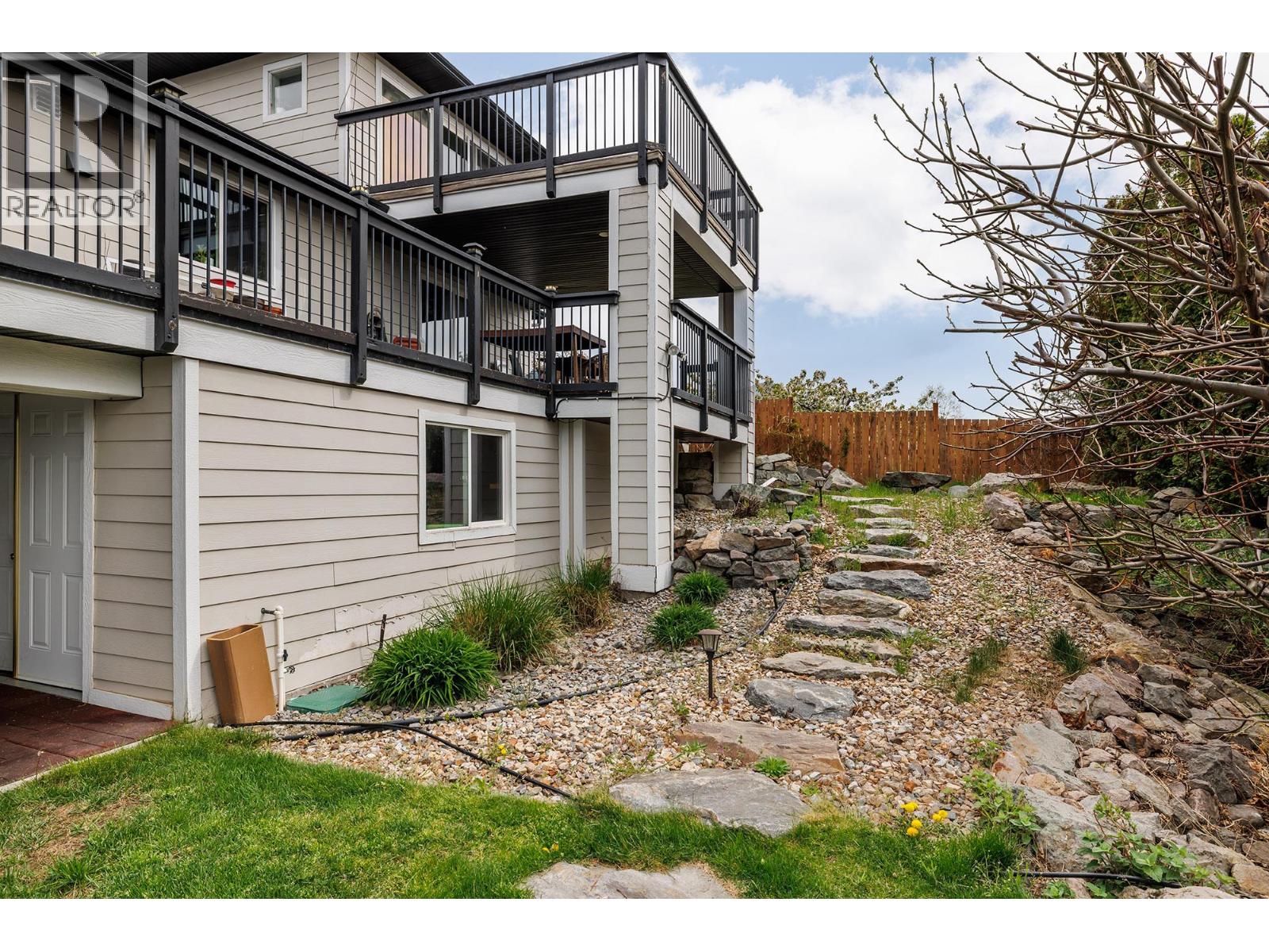  1185 Sunnyside Road, West Kelowna