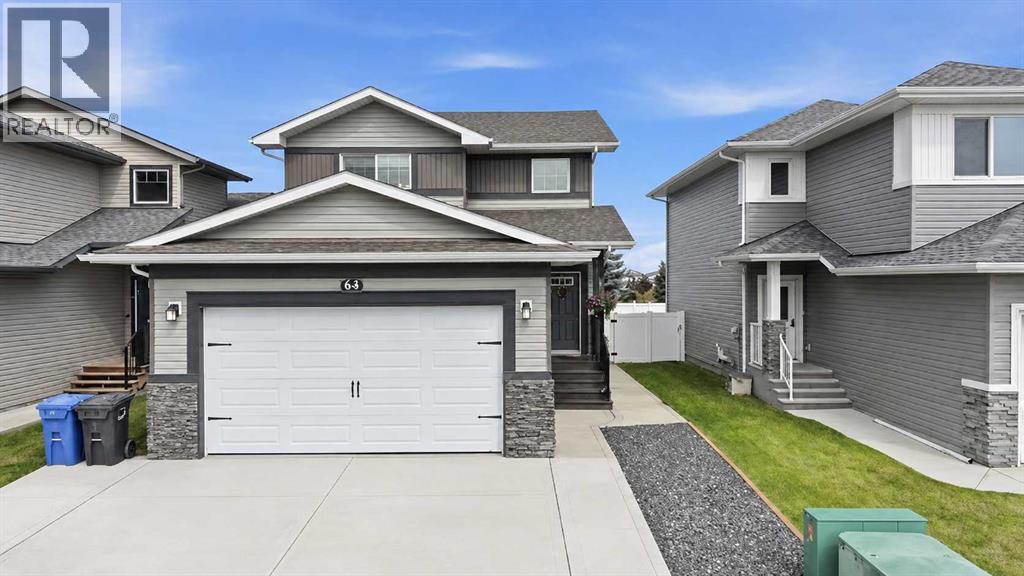 64 Henderson Crescent - 1