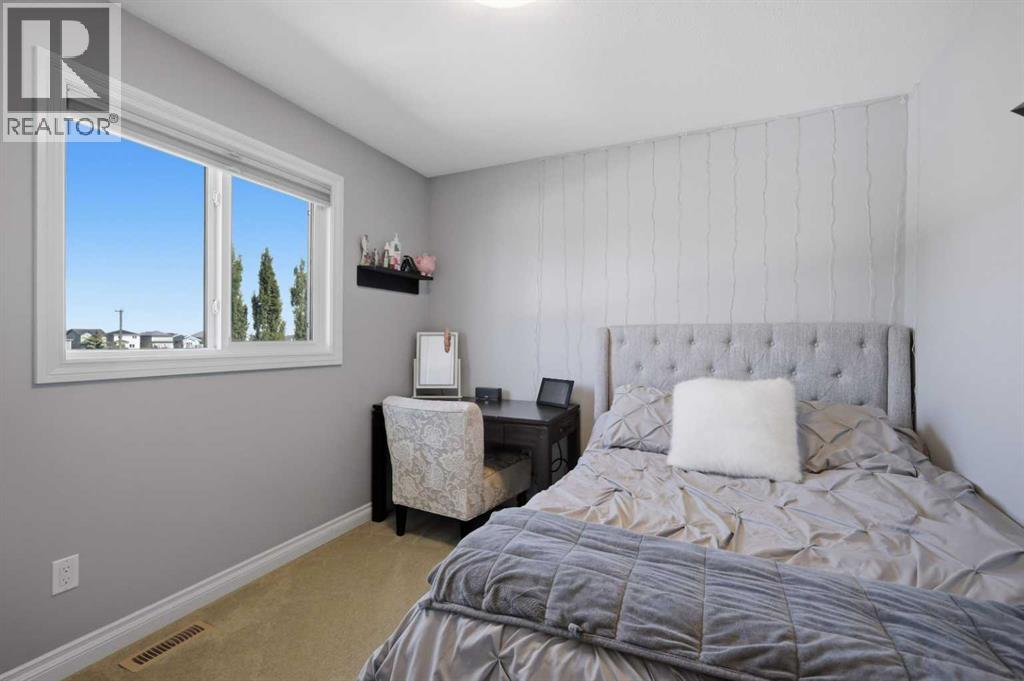 64 Henderson Crescent - 26