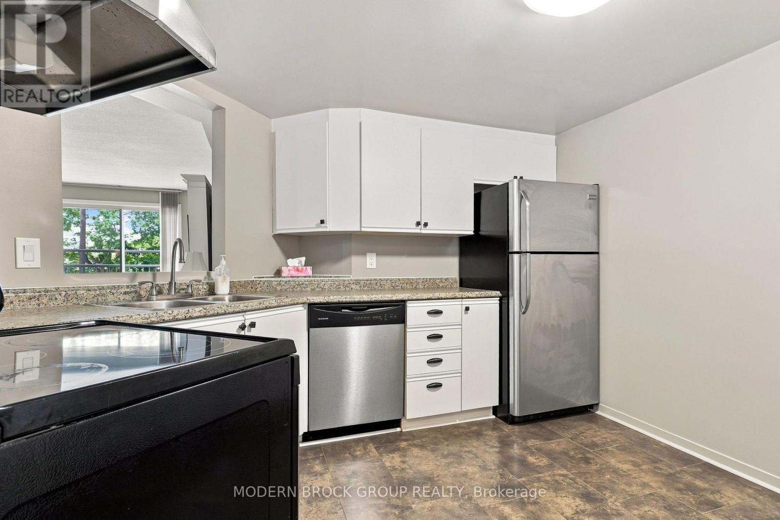 #201 274 ORMOND STREET - Image 9