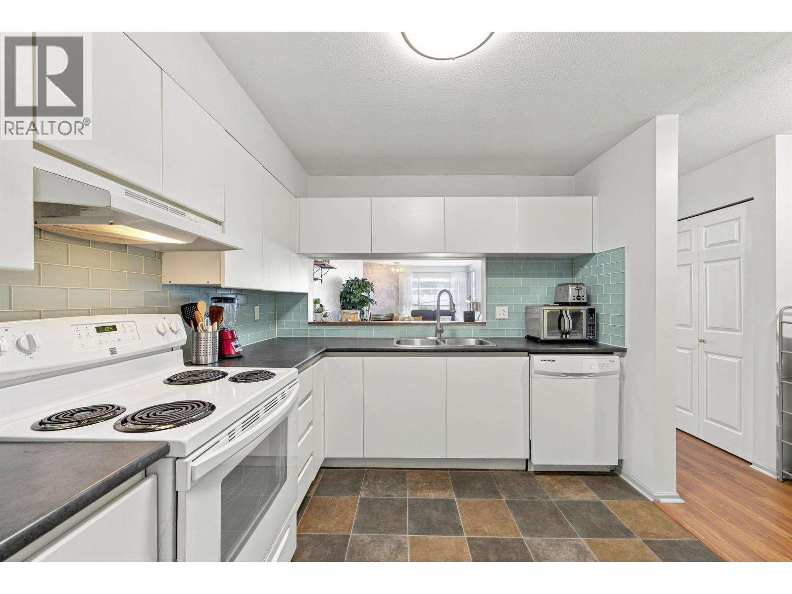 410 525 AGNES STREET, New Westminster