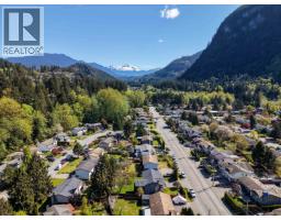 38319 Westway Avenue, Squamish, BC V8B0W6 Photo 35