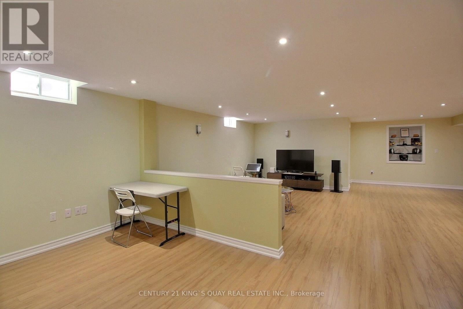 10 COAKWELL DRIVE - 17