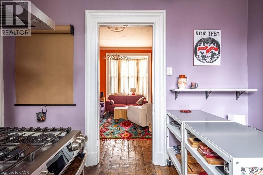 58 WELLINGTON Street S - Image 26