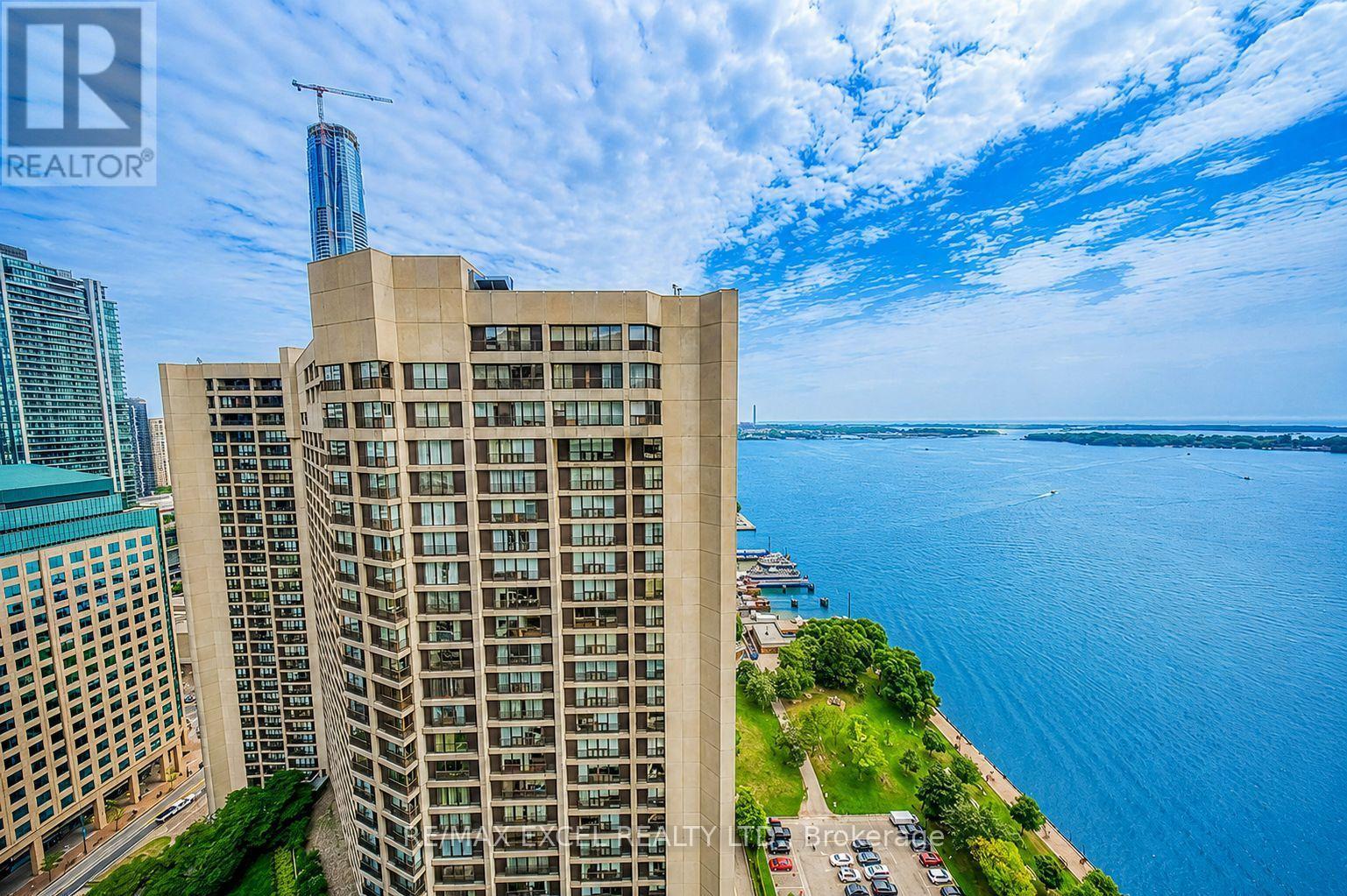 #3403 65 HARBOUR SQUARE - 2