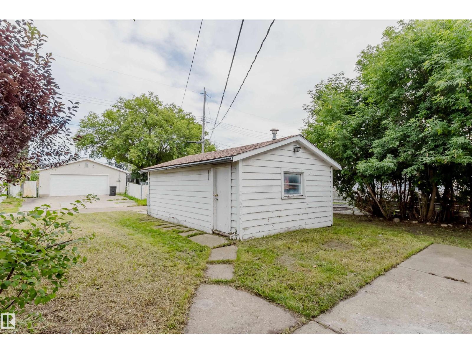 7311 77 ST NW - Image 9