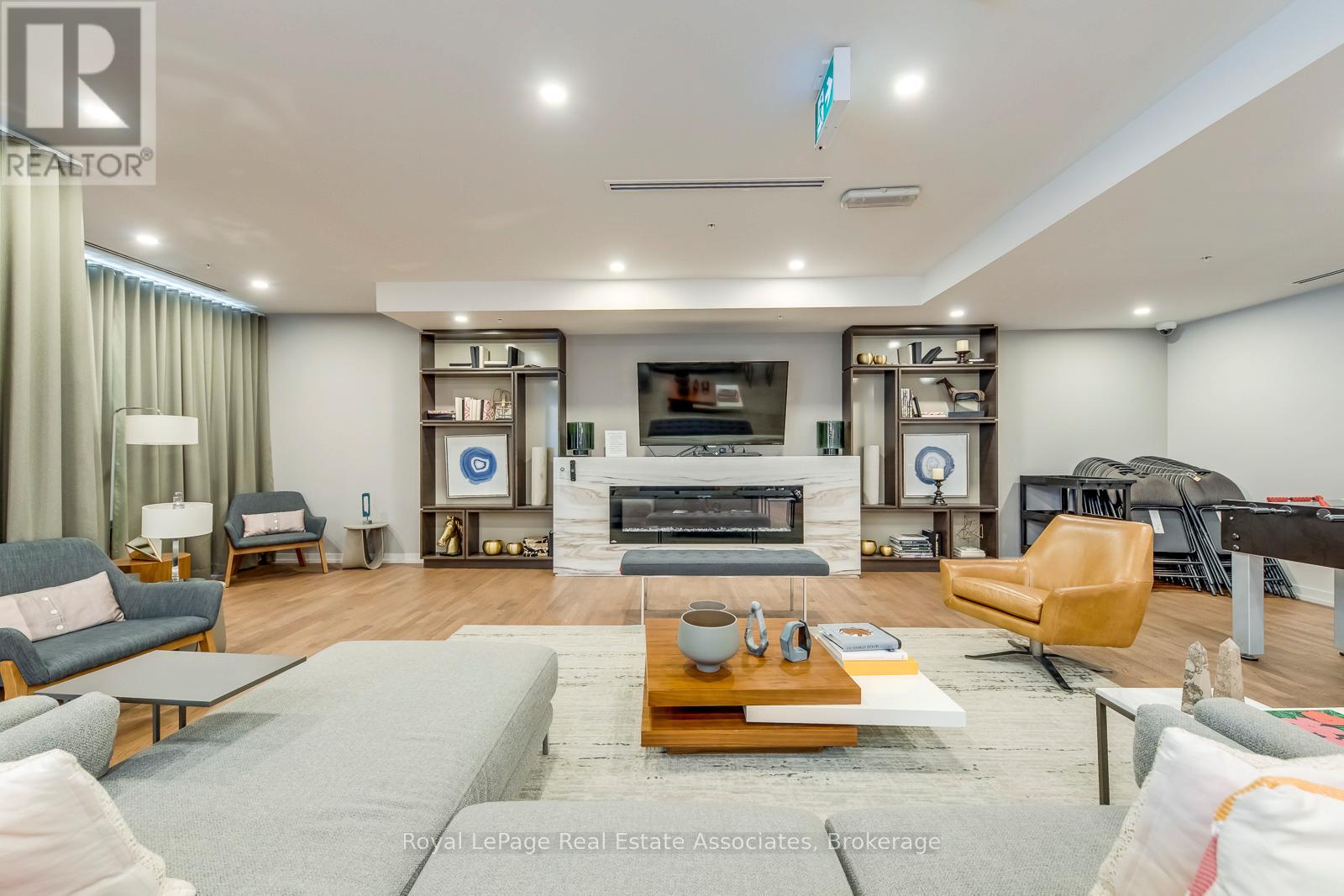 #324 457 PLAINS ROAD E - 25