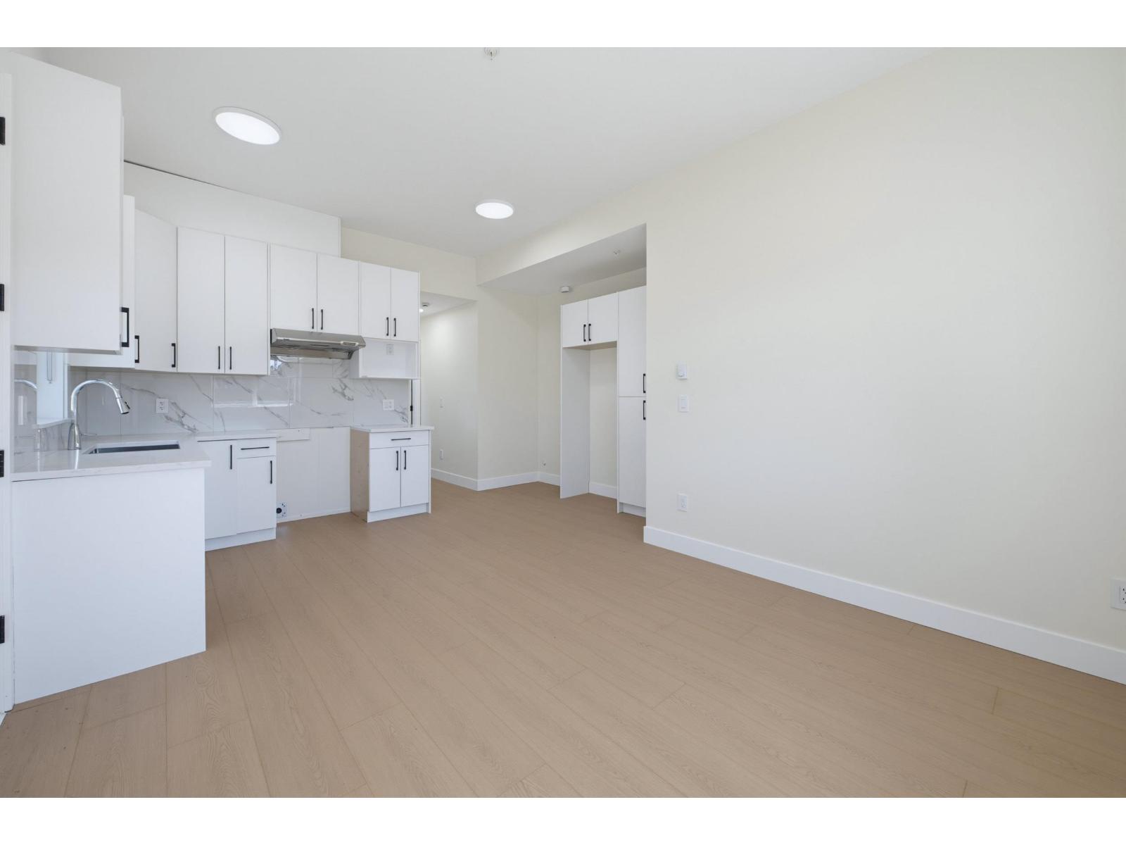 8524 CEDAR STREET, Mission