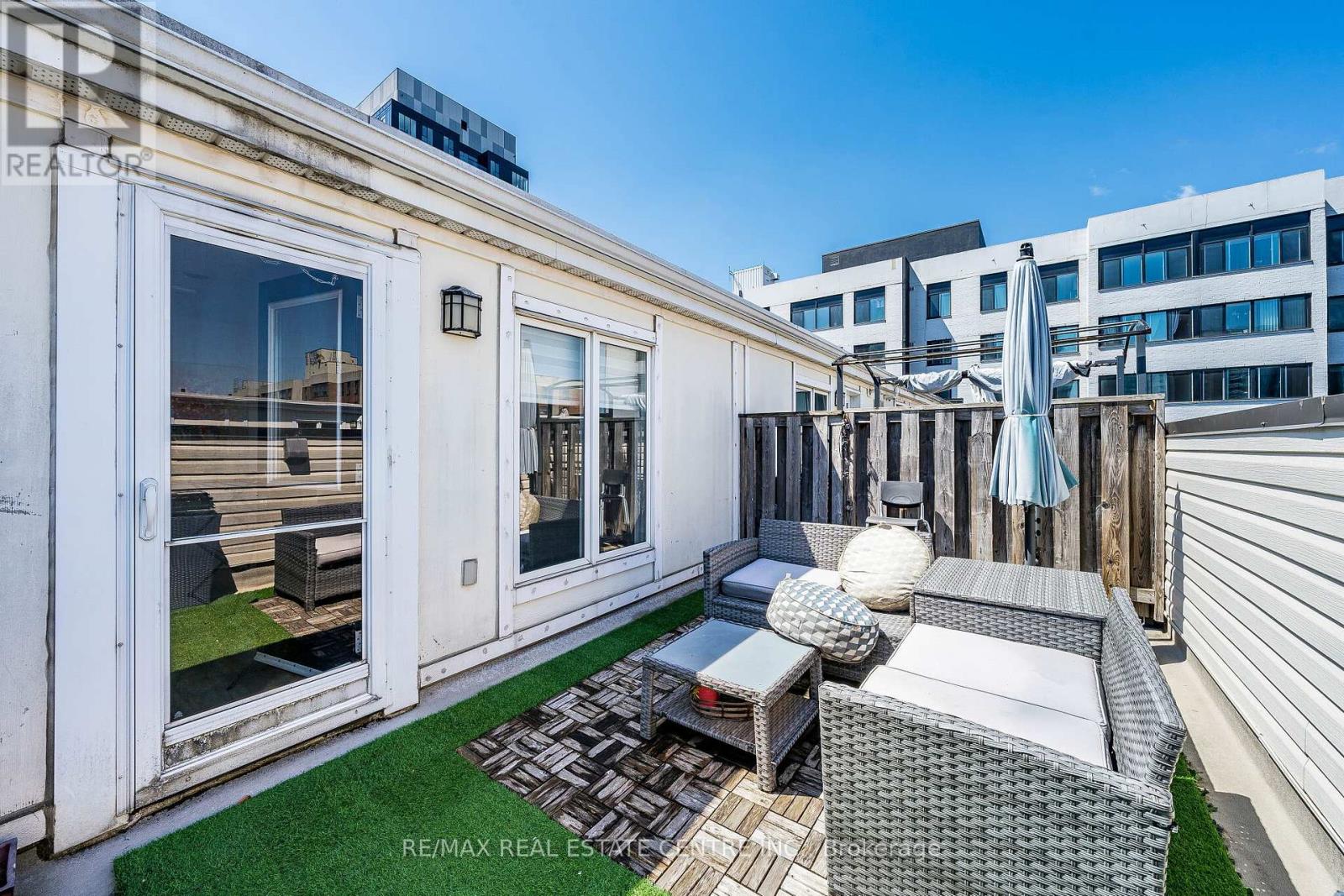 #920 16 LAIDLAW STREET - Image 31