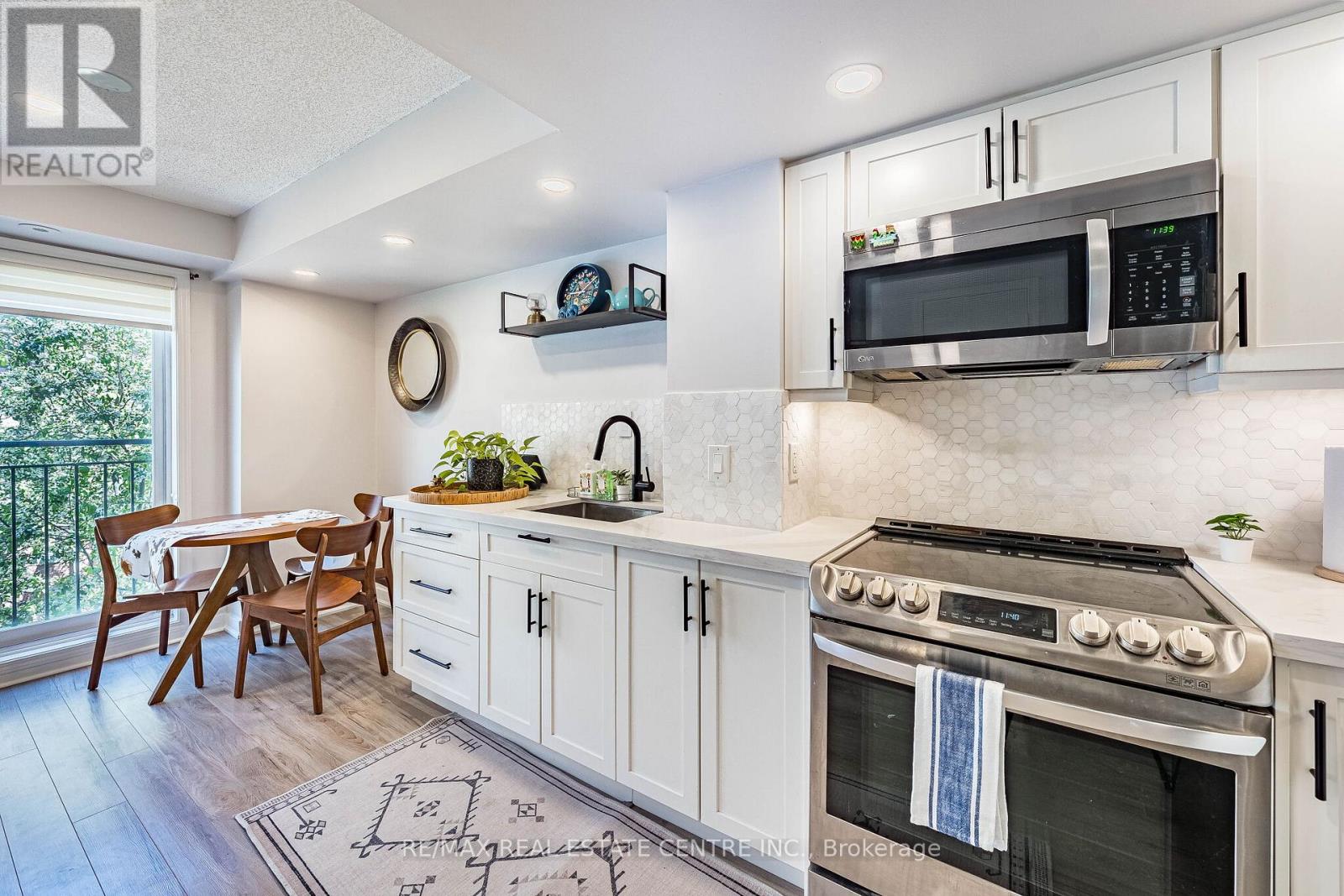 #920 16 LAIDLAW STREET - 5