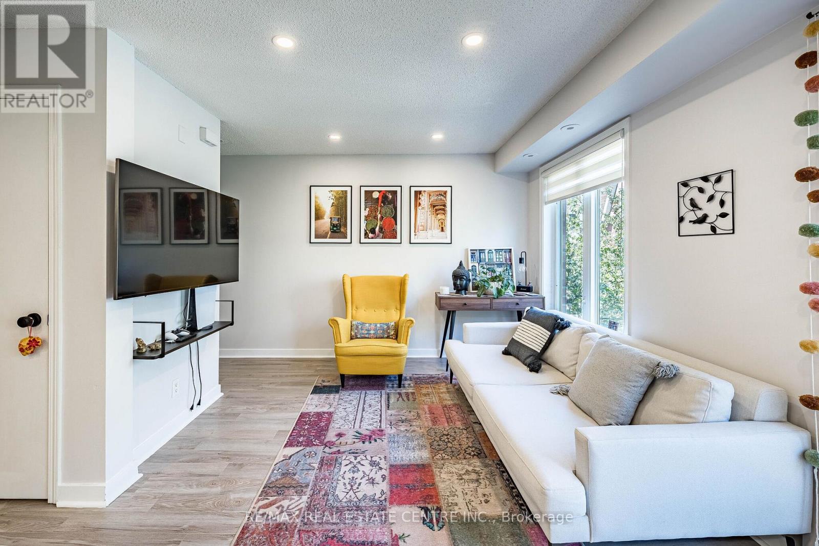#920 16 LAIDLAW STREET - 8