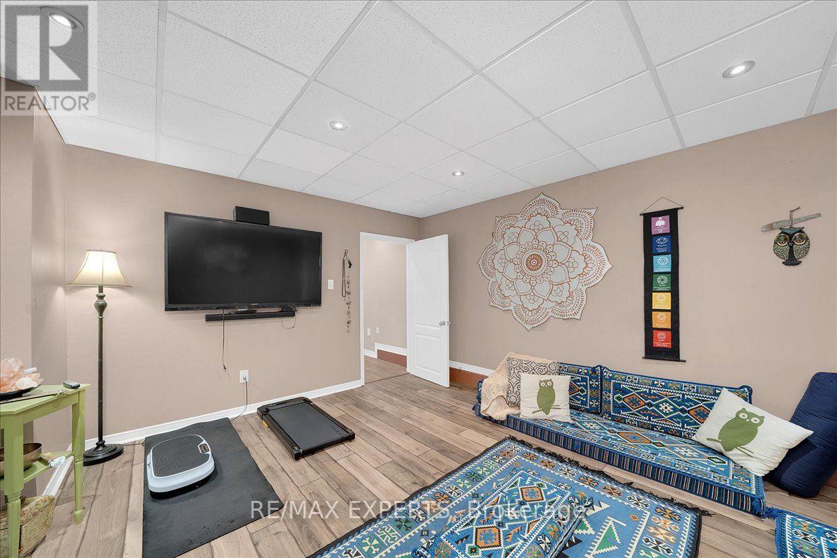 64 KNOLL HAVEN CIRCLE - Image 37