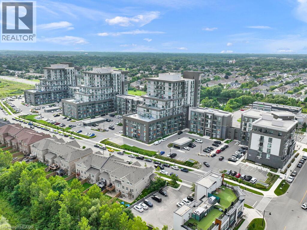#812 470 DUNDAS Street E - 3
