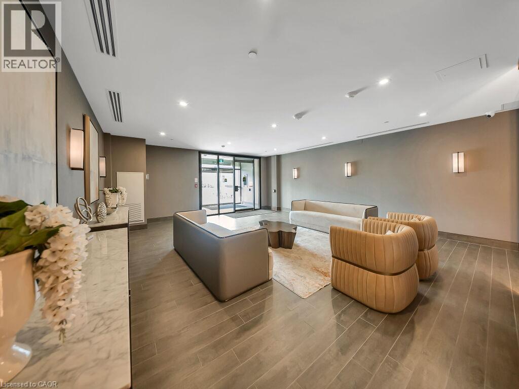 #812 470 DUNDAS Street E - 6