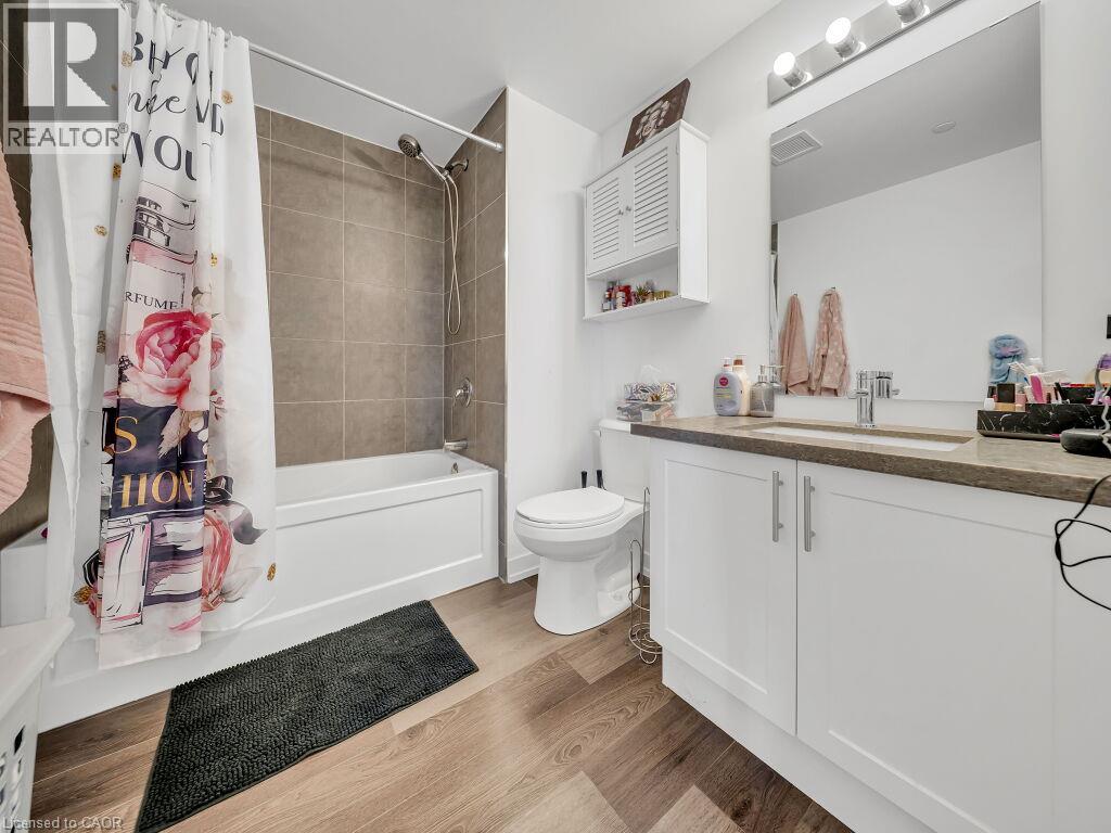 #812 470 DUNDAS Street E - 21