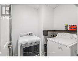 Living room - 183 Market Street, Hamilton, ON L8R1P1 Photo 6