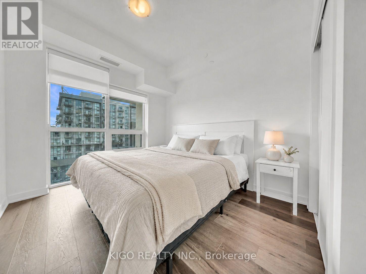 #812 470 DUNDAS STREET S - 19