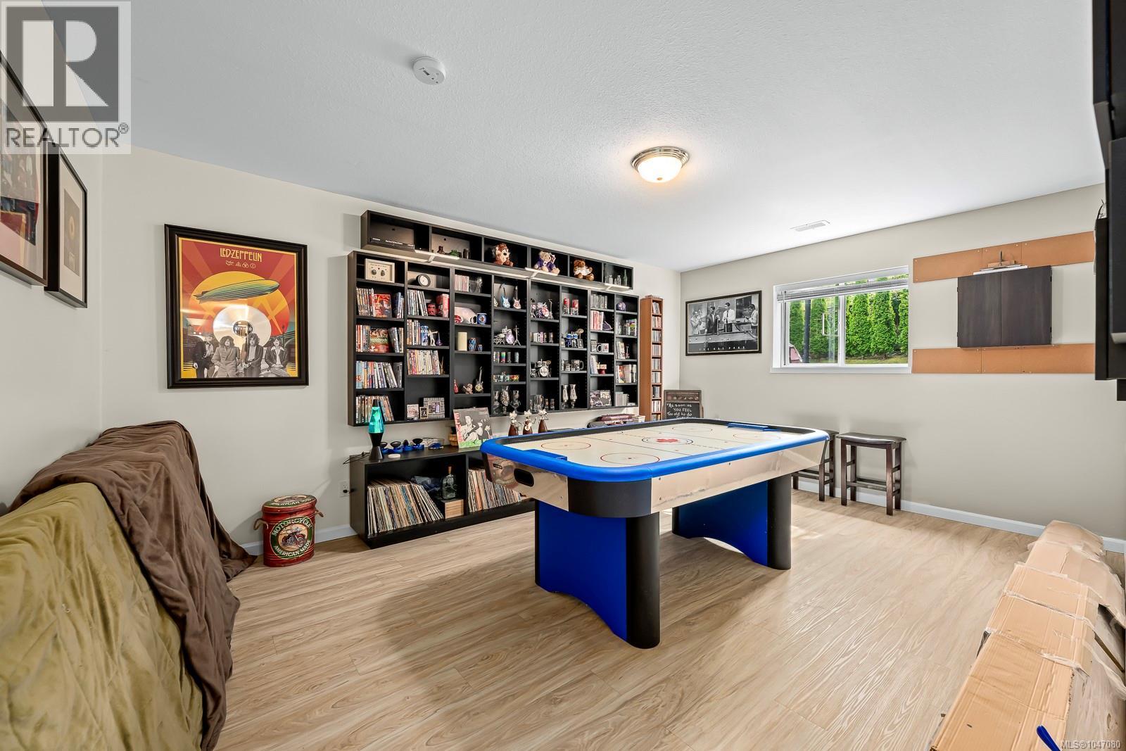 757 Bowen Dr - Image 49