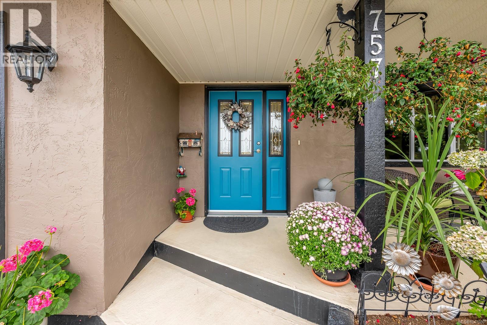 757 Bowen Dr - 4