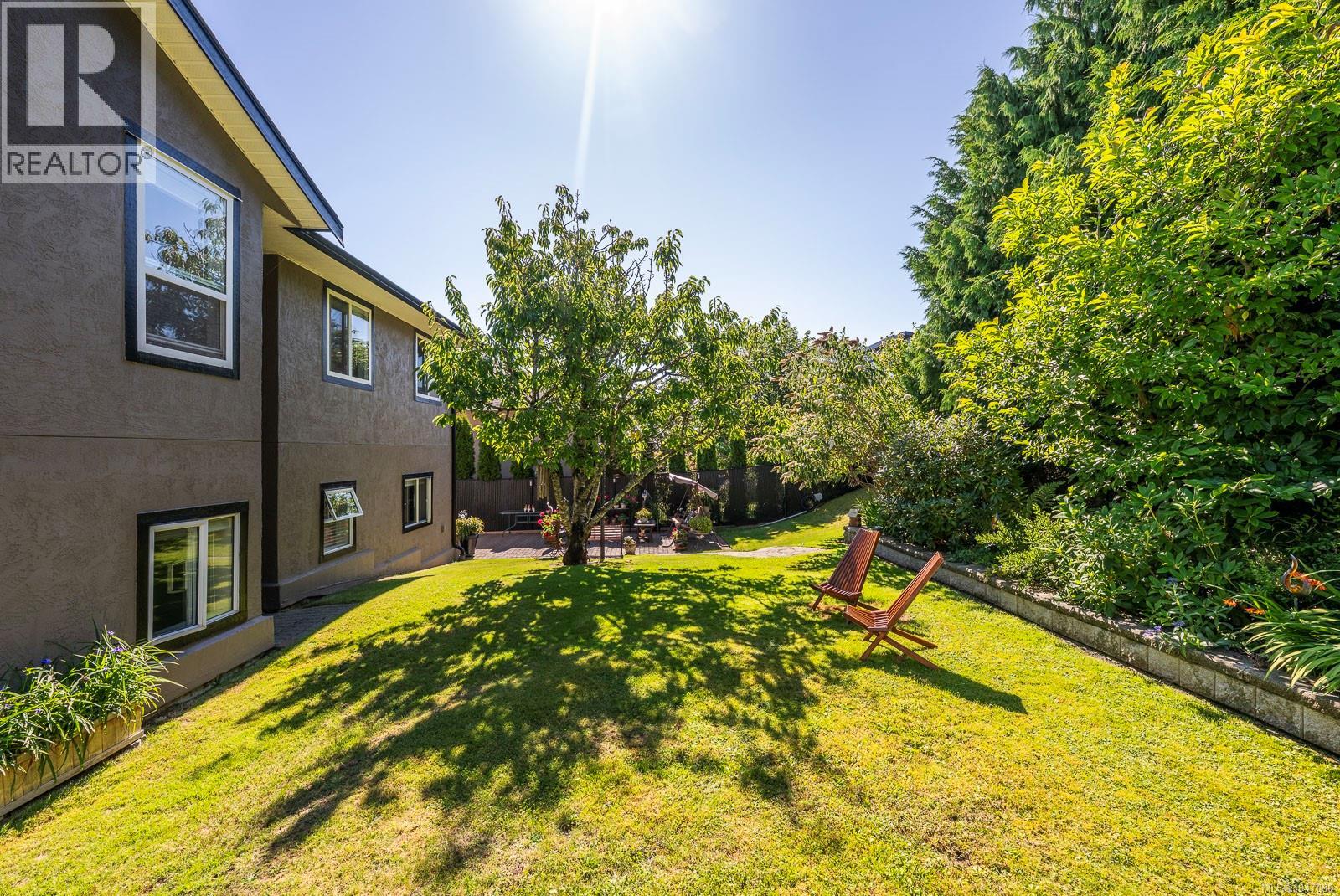 757 Bowen Dr - 63