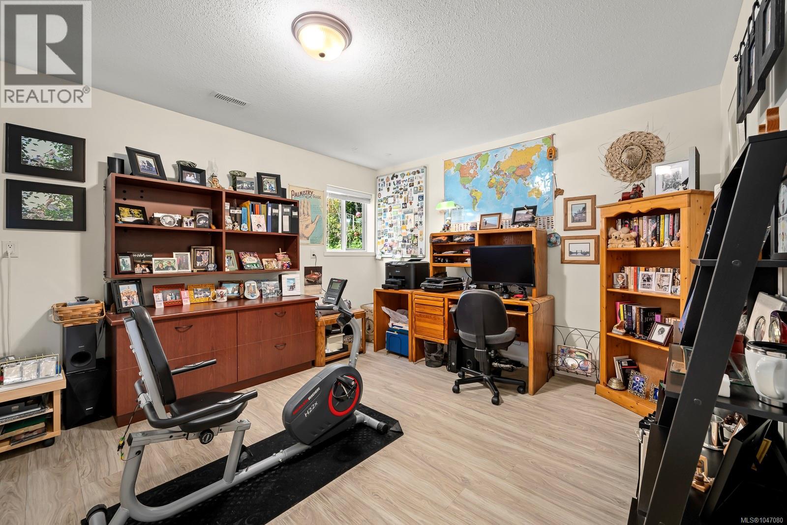 757 Bowen Dr - 52