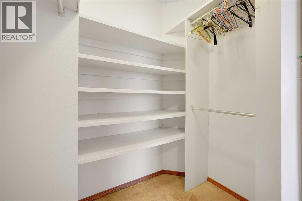 23 Edelweiss Drive NW - 23