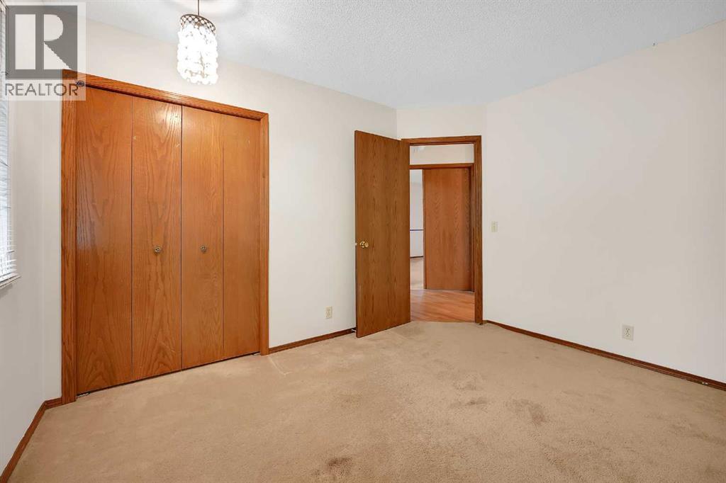 23 Edelweiss Drive NW - 18